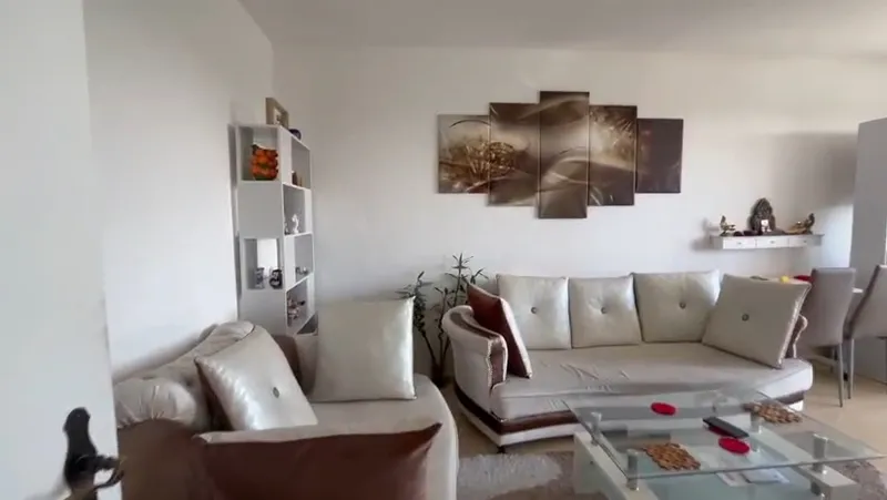 Modern möblierte 2-Zimmer-Wohnung — photo 1